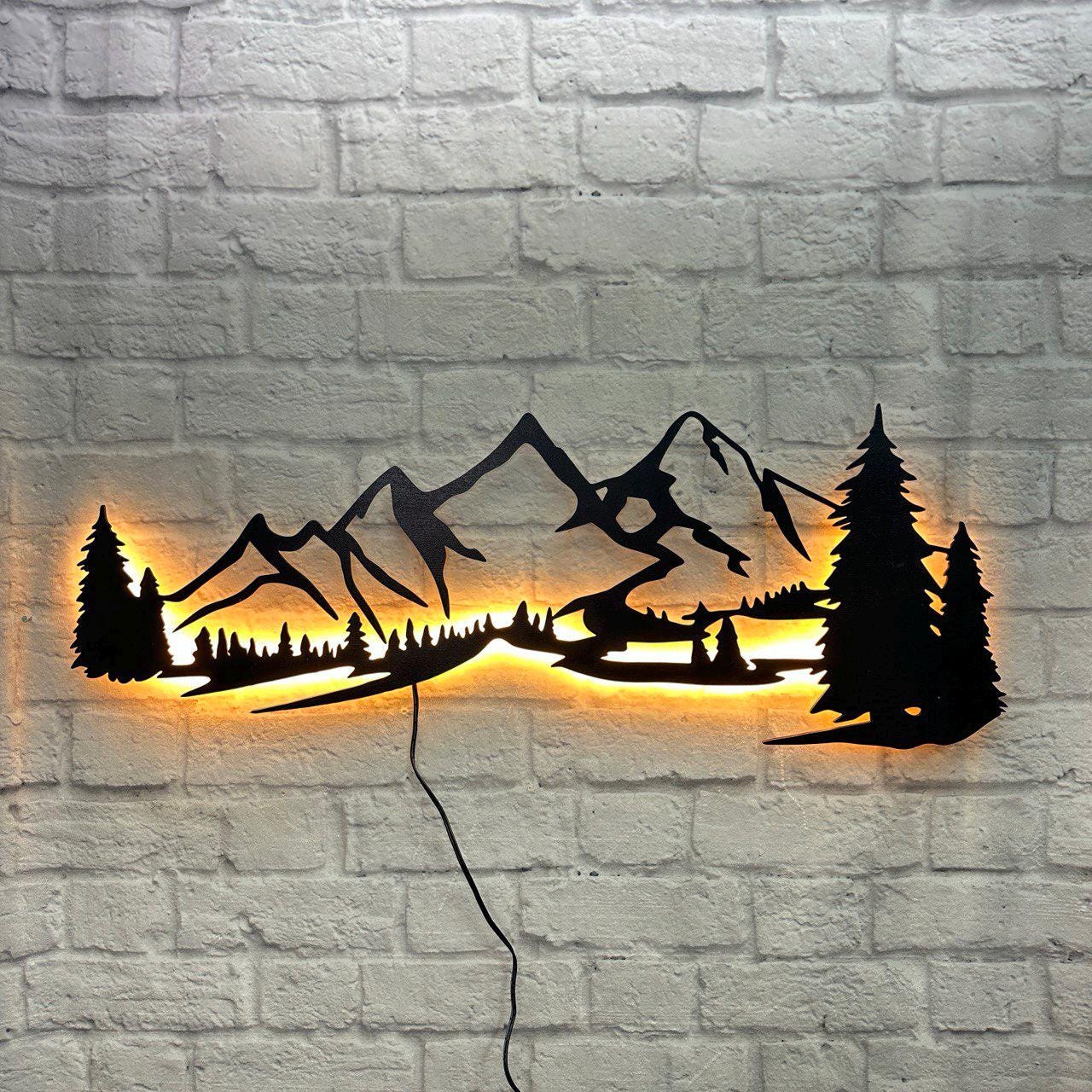 Wanddeko Berge mit LED – Holzschild für Naturfreunde & Bergsteiger – WoodFriends