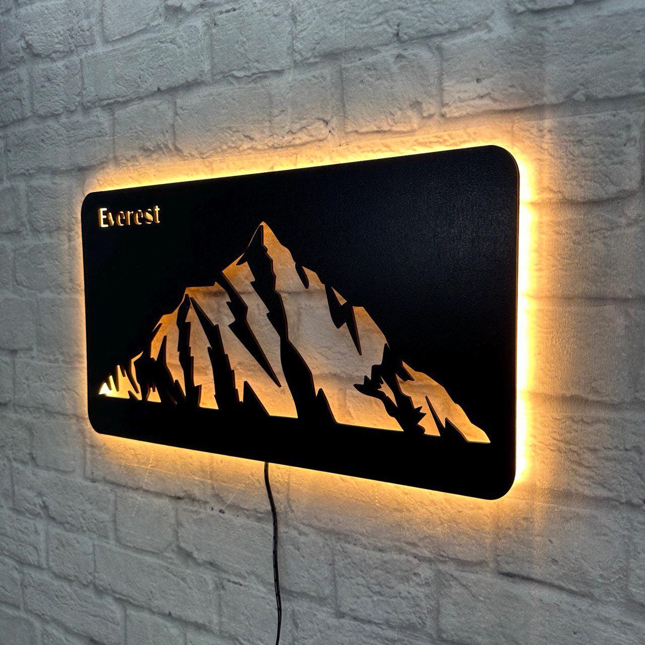 Wanddeko Mount Everest aus Holz – Geschenk für Bergsteiger – Himalaya Achttausender Wandbild – Deko für Naturfreunde & Bergwanderer