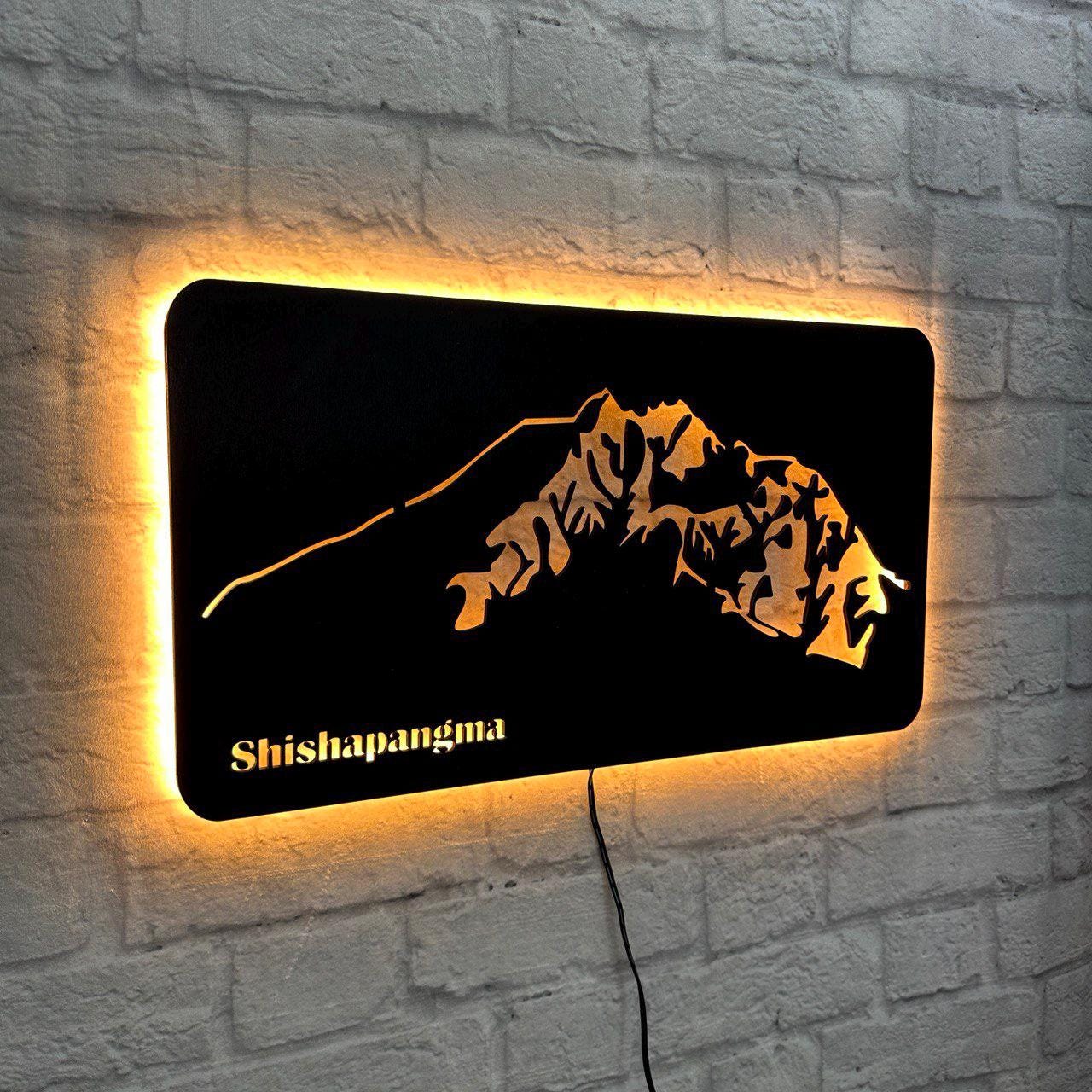 Wanddeko Shishapangma aus Holz – Geschenk für Bergsteiger – Himalaya Achttausender Wandbild – Deko für Naturfreunde & Wanderer