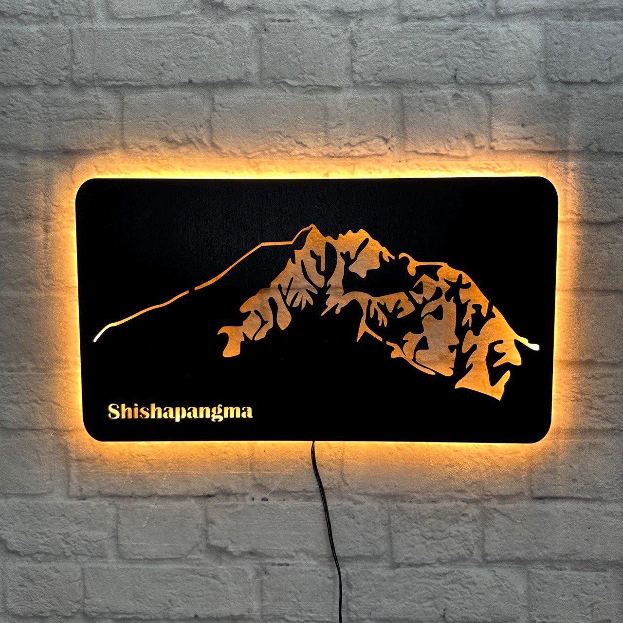 Wanddeko Shishapangma aus Holz – Geschenk für Bergsteiger – Himalaya Achttausender Wandbild – Deko für Naturfreunde & Wanderer