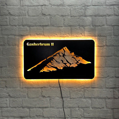 Wanddeko Gasherbrum II aus Holz – Geschenk für Bergsteiger – Himalaya Achttausender Wandbild – Deko für Naturfreunde & Bergwanderer