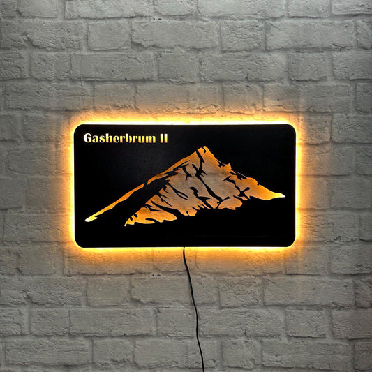 Wanddeko Gasherbrum II aus Holz – Geschenk für Bergsteiger – Himalaya Achttausender Wandbild – Deko für Naturfreunde & Bergwanderer