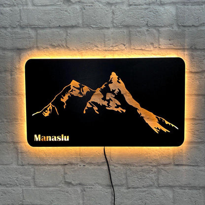 Wanddeko Manaslu – Bergsilhouette aus Holz – Geschenk für Bergsteiger und Naturfreunde – Himalaya Deko für Zuhause oder Berghütte