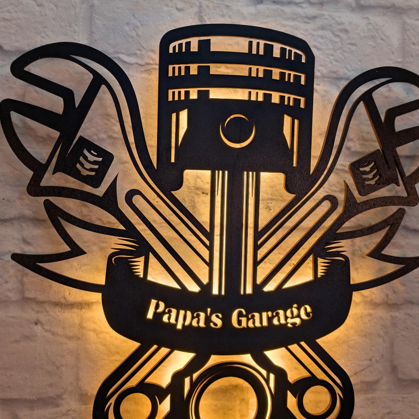 Wanddeko „Papa’s Garage“ – personalisierte Wanddekoration aus Holz – Werkstattschild als Geschenk für Papa, Männer & Schrauber
