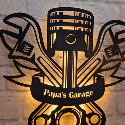 Wanddeko „Papa’s Garage“ – personalisierte Wanddekoration aus Holz – Werkstattschild als Geschenk für Papa, Männer & Schrauber