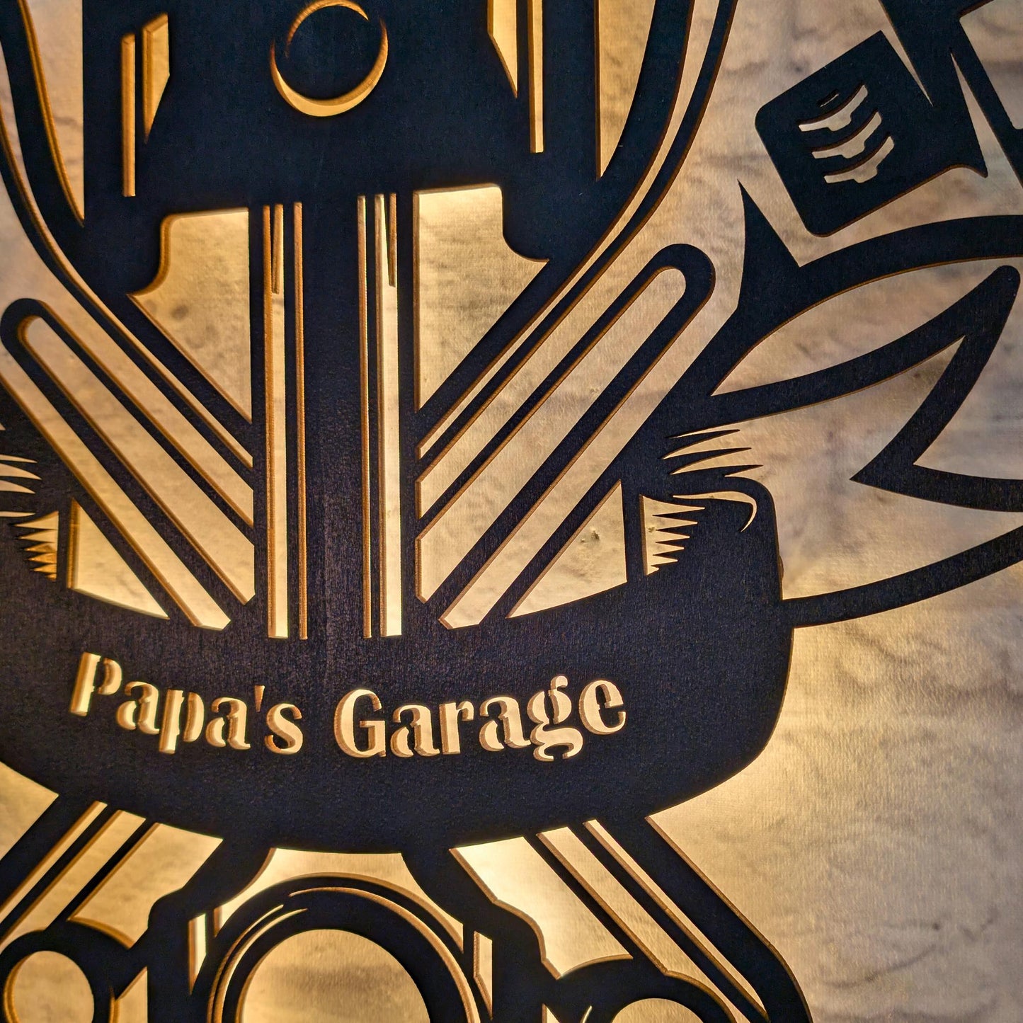 Wanddeko „Papa’s Garage“ – personalisierte Wanddekoration aus Holz – Werkstattschild als Geschenk für Papa, Männer & Schrauber