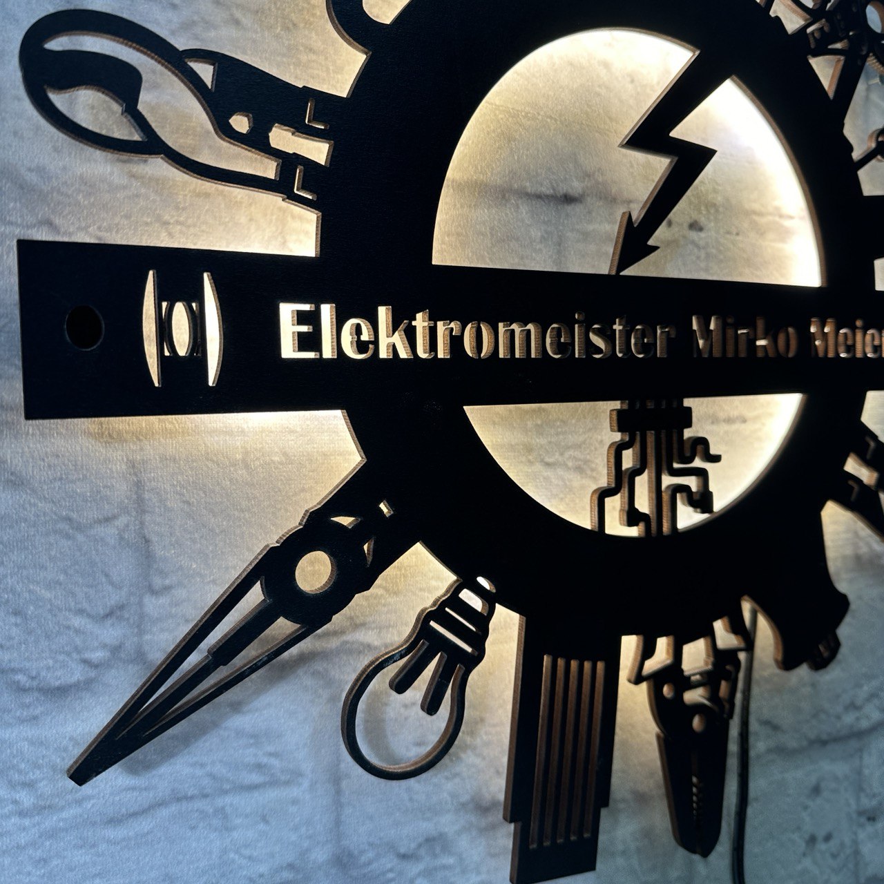 Geschenk für Elektriker: Wanddeko Schild | Meister Elektrotechnik | Geburtstag, Jubiläum, Werkstatt