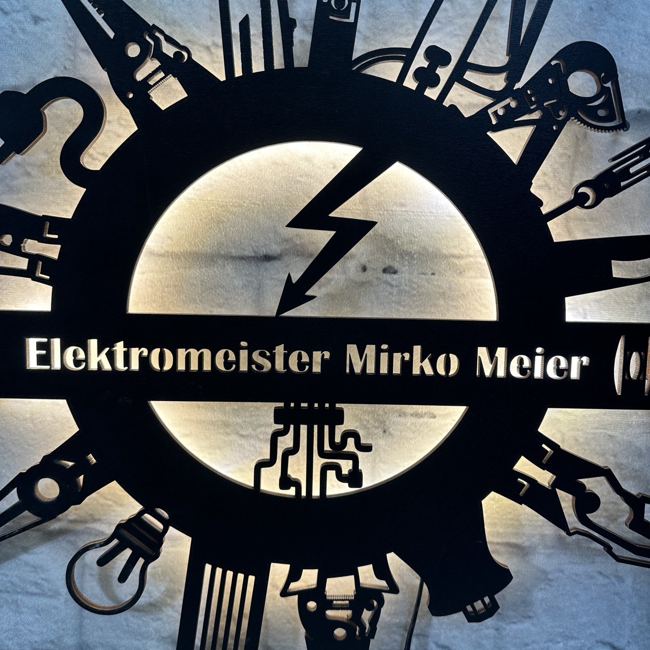 Geschenk für Elektriker: Wanddeko Schild | Meister Elektrotechnik | Geburtstag, Jubiläum, Werkstatt