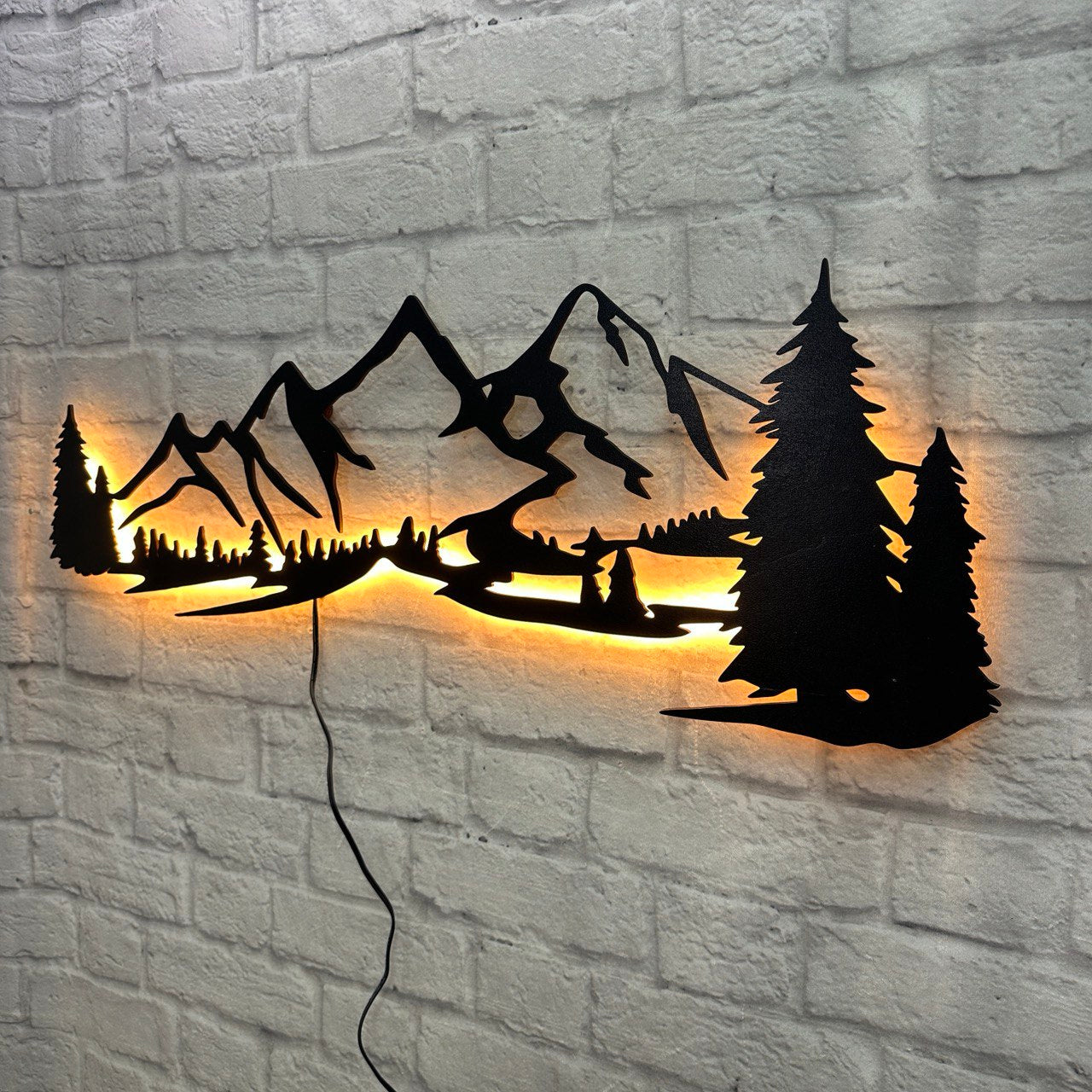 LED Wandbild aus Holz: Berglandschaft | Holzschild Deko für Bergliebhaber & Bergsteiger